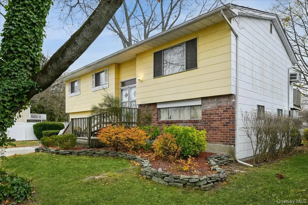 122 Haypath Road Bethpage NY 11714