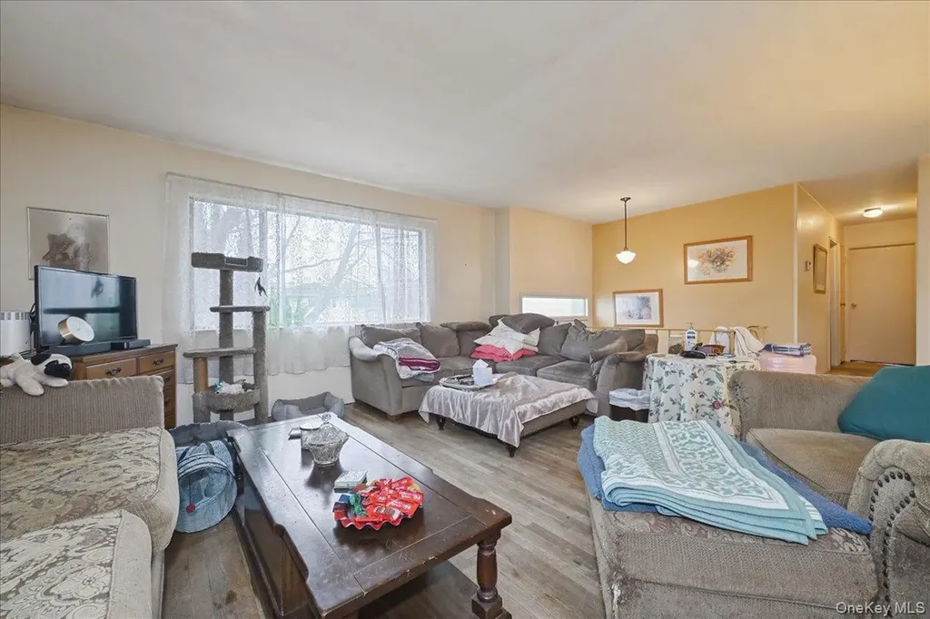 122 Haypath Road Bethpage NY 11714