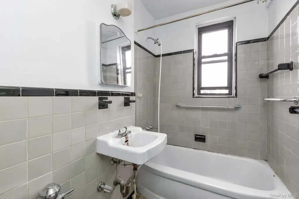 4334 Union Street Flushing NY 11355