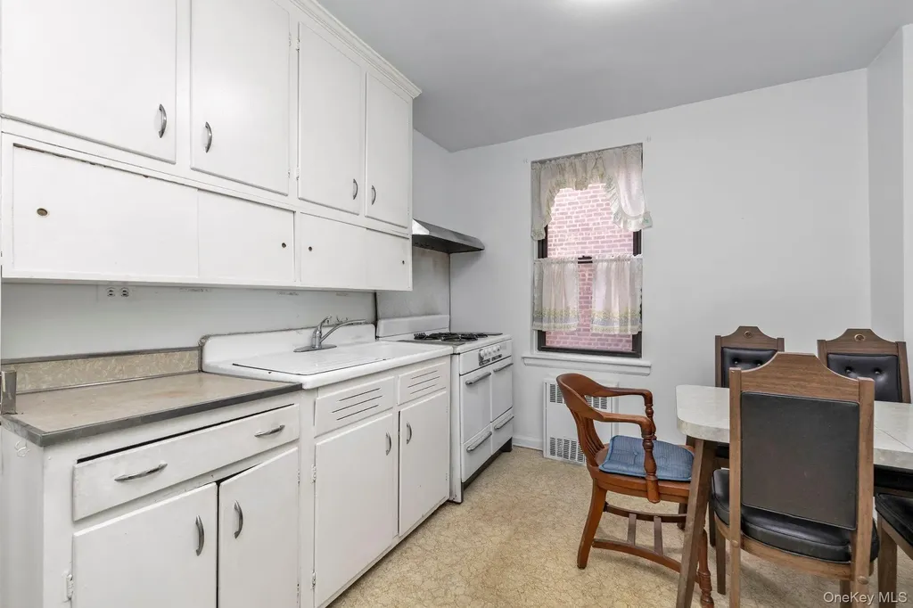 4334 Union Street Flushing NY 11355