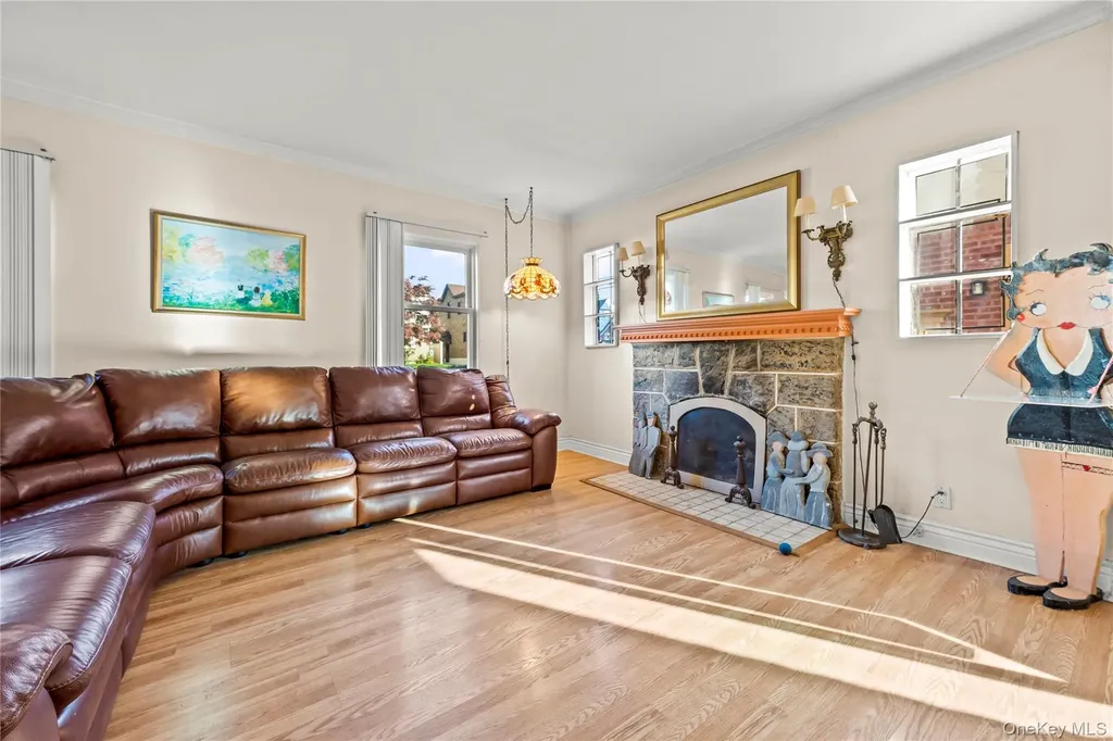 7516 180th Street Fresh Meadows NY 11366