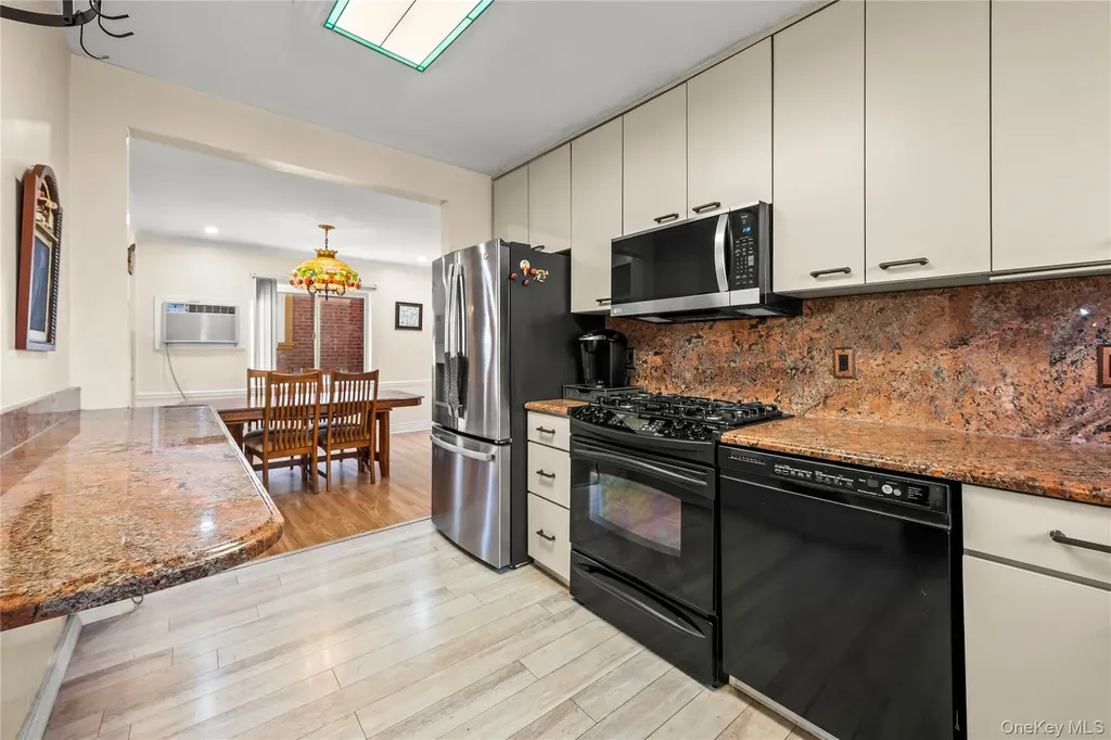 7516 180th Street Fresh Meadows NY 11366
