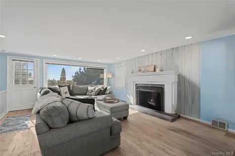 645 Dune Road Westhampton NY 11977