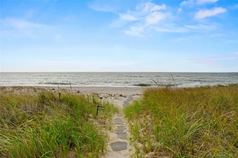 645 Dune Road Westhampton NY 11977