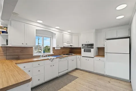 645 Dune Road Westhampton NY 11977