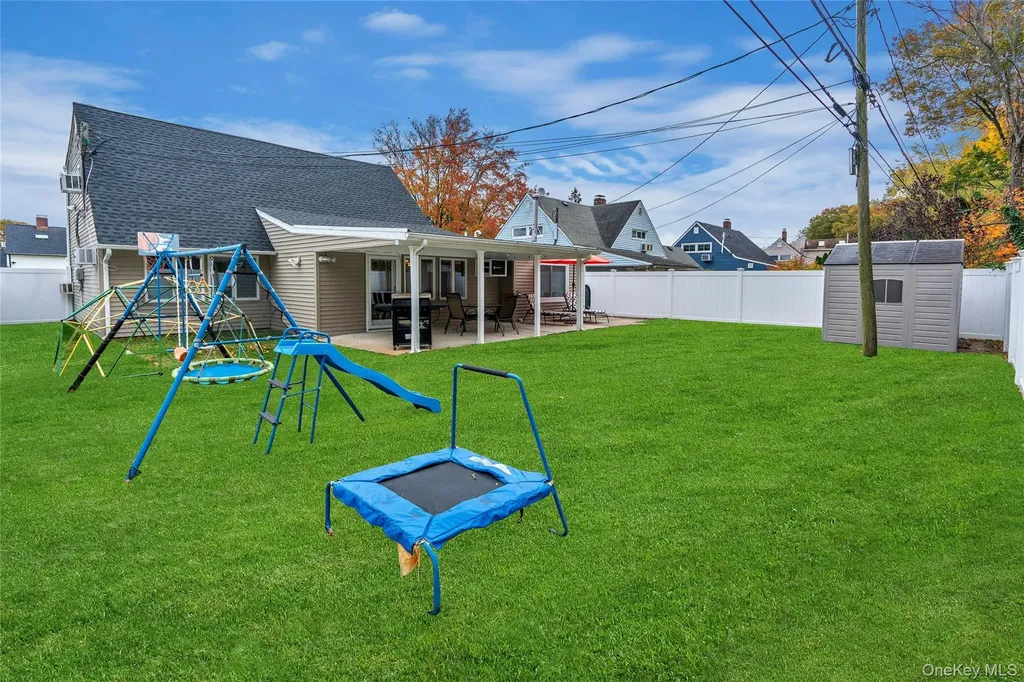 200 Willowood Drive Wantagh NY 11793