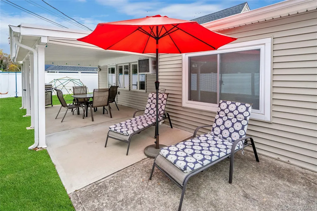 200 Willowood Drive Wantagh NY 11793