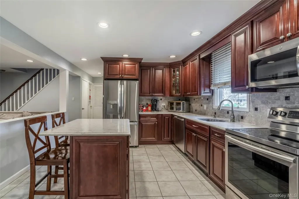 200 Willowood Drive Wantagh NY 11793