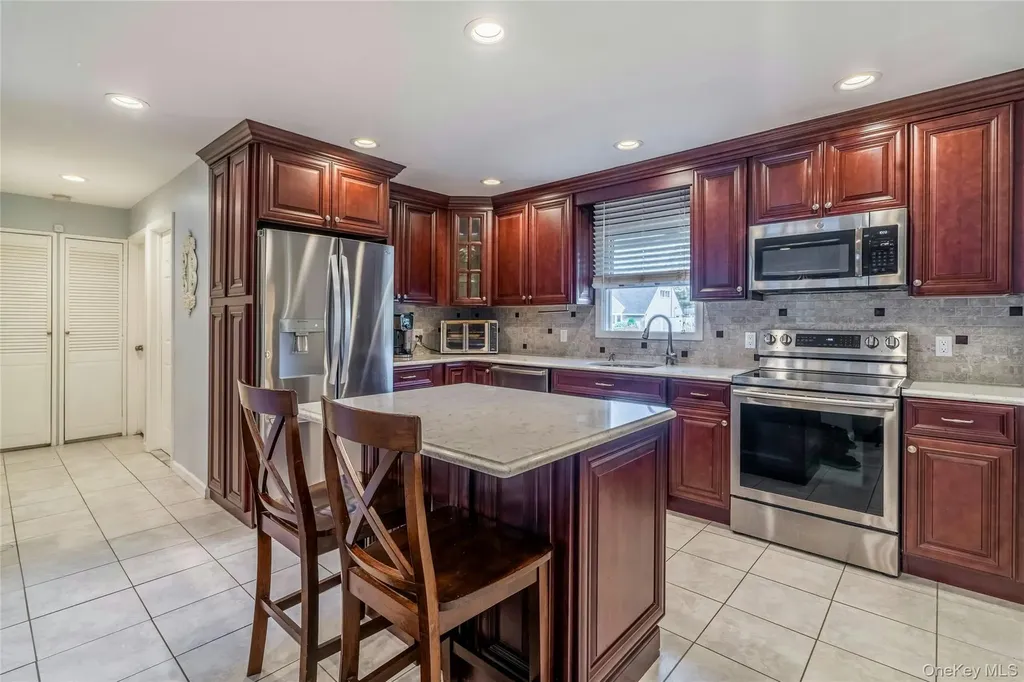 200 Willowood Drive Wantagh NY 11793