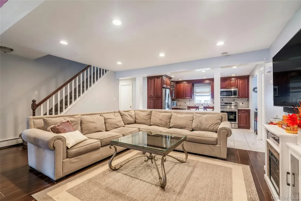 200 Willowood Drive Wantagh NY 11793