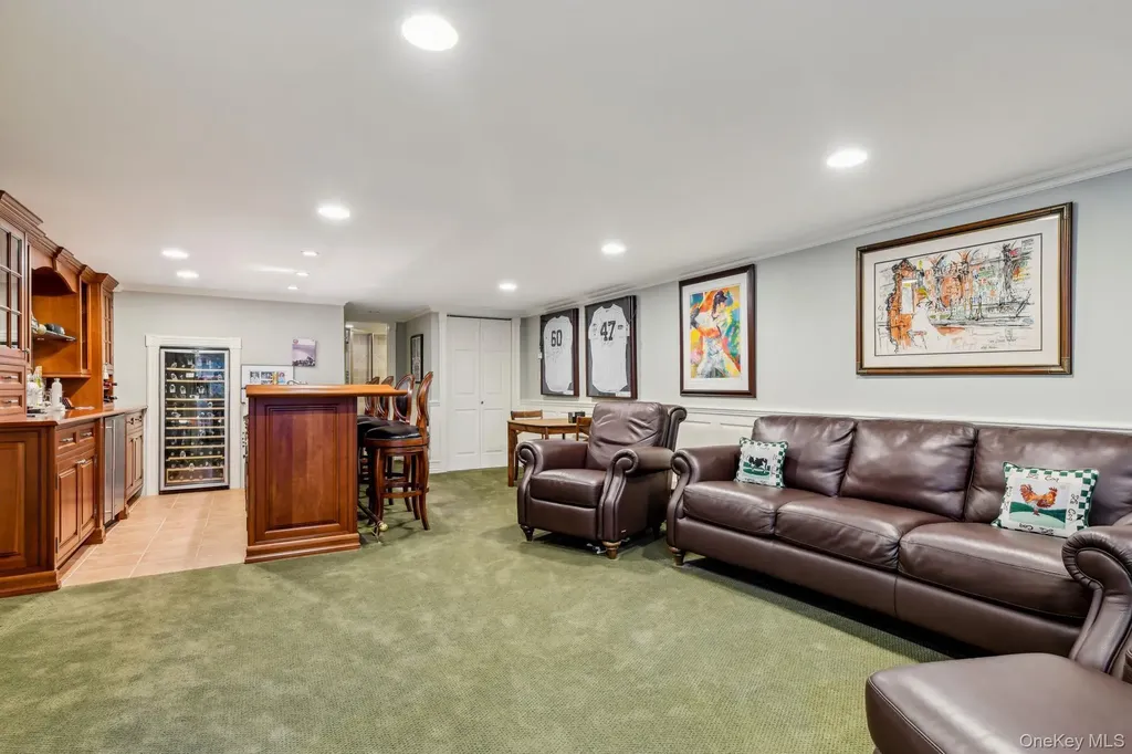 7 Short Path Nissequogue NY 11780