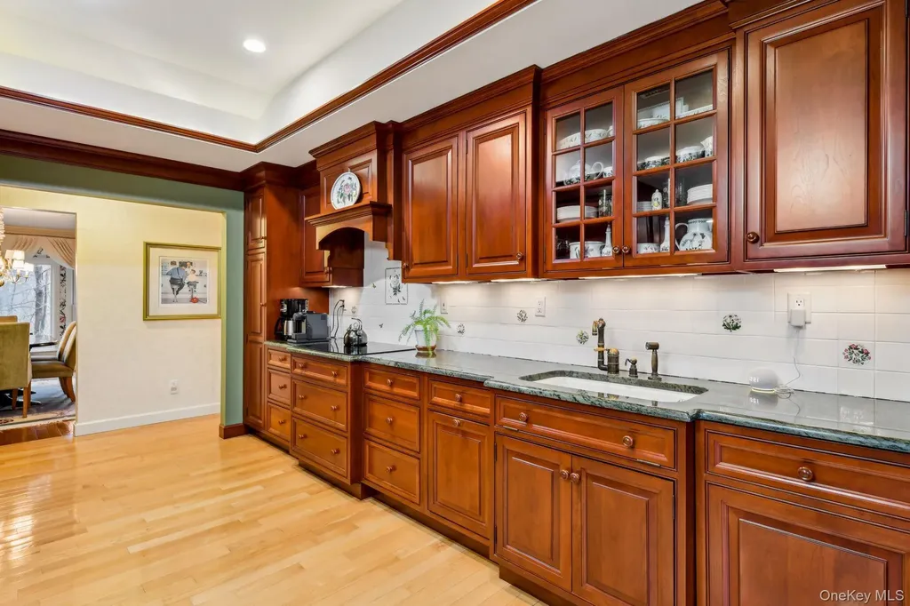 7 Short Path Nissequogue NY 11780