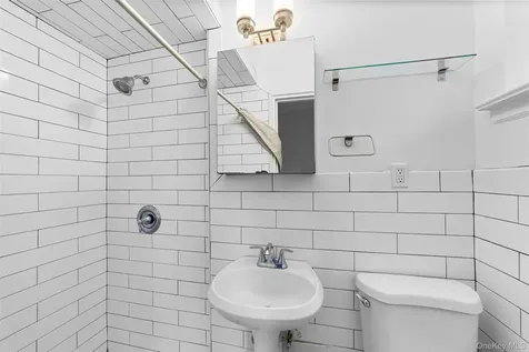 3850 Hudson Manor Terrace Bronx NY 10463