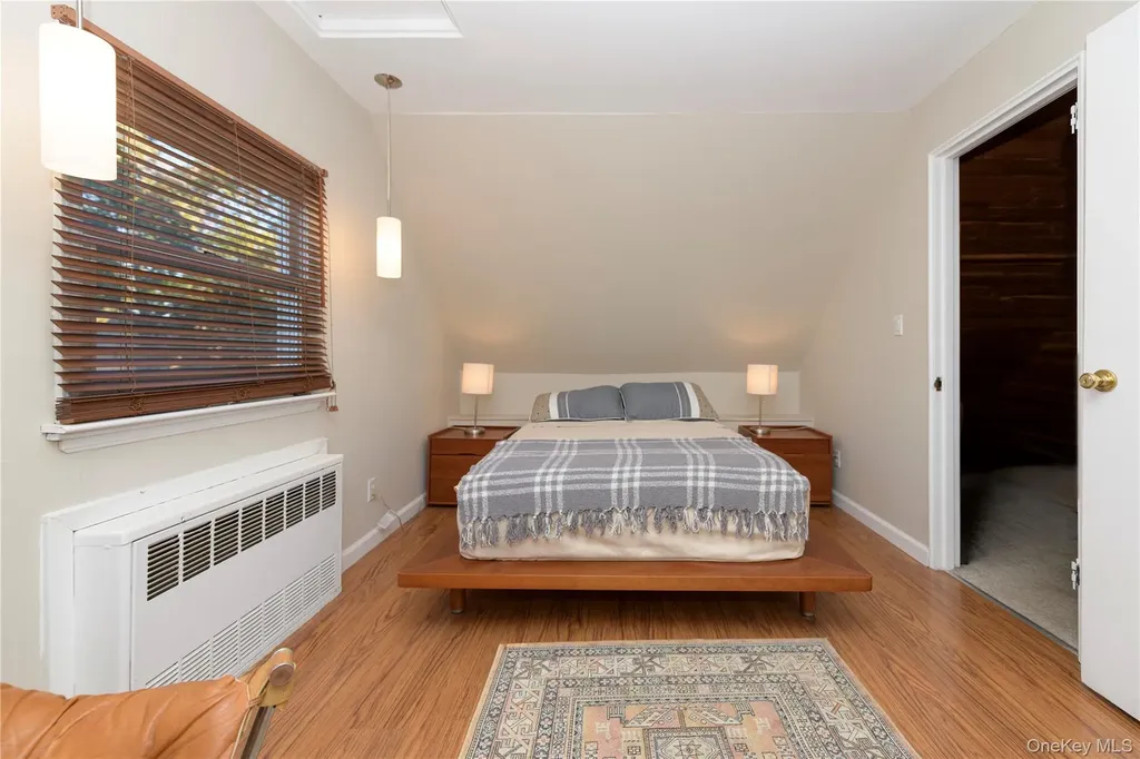 301 Park Lane Douglaston NY 11363