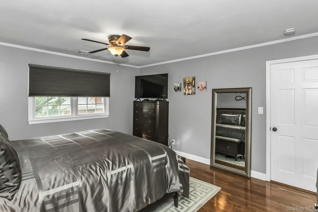 944 Plum Tree Road W Westbury NY 11590