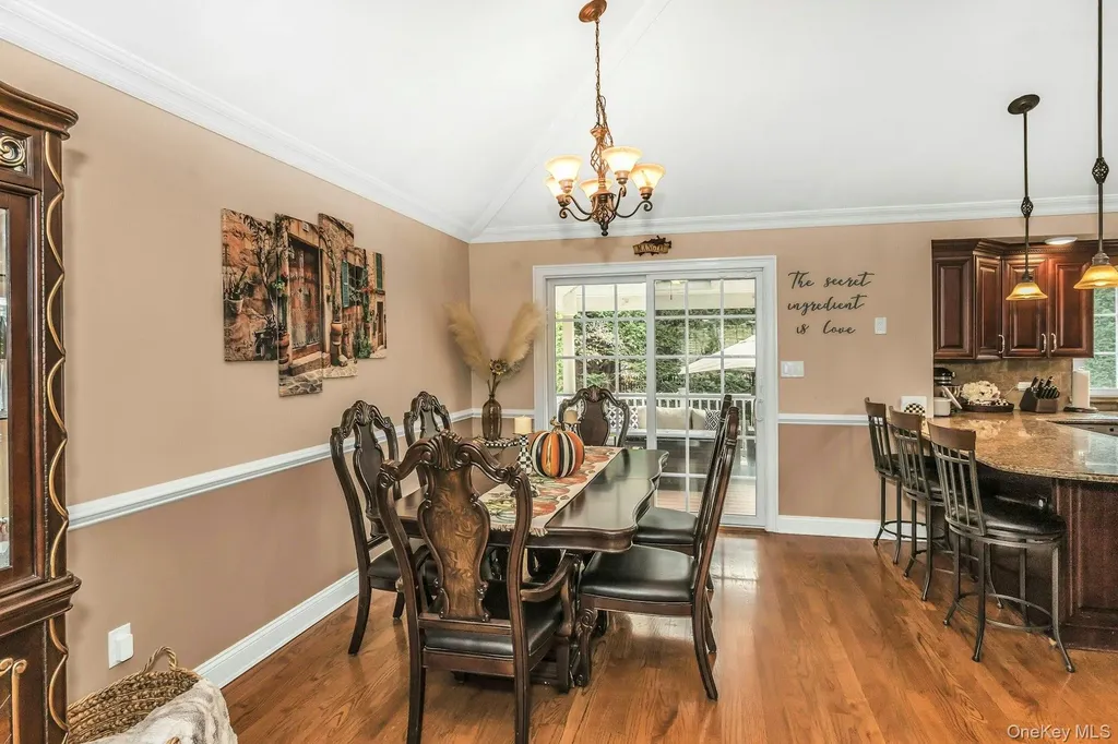 944 Plum Tree Road W Westbury NY 11590