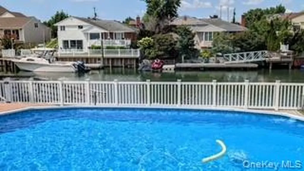 2884 Bay Drive Merrick NY 11566