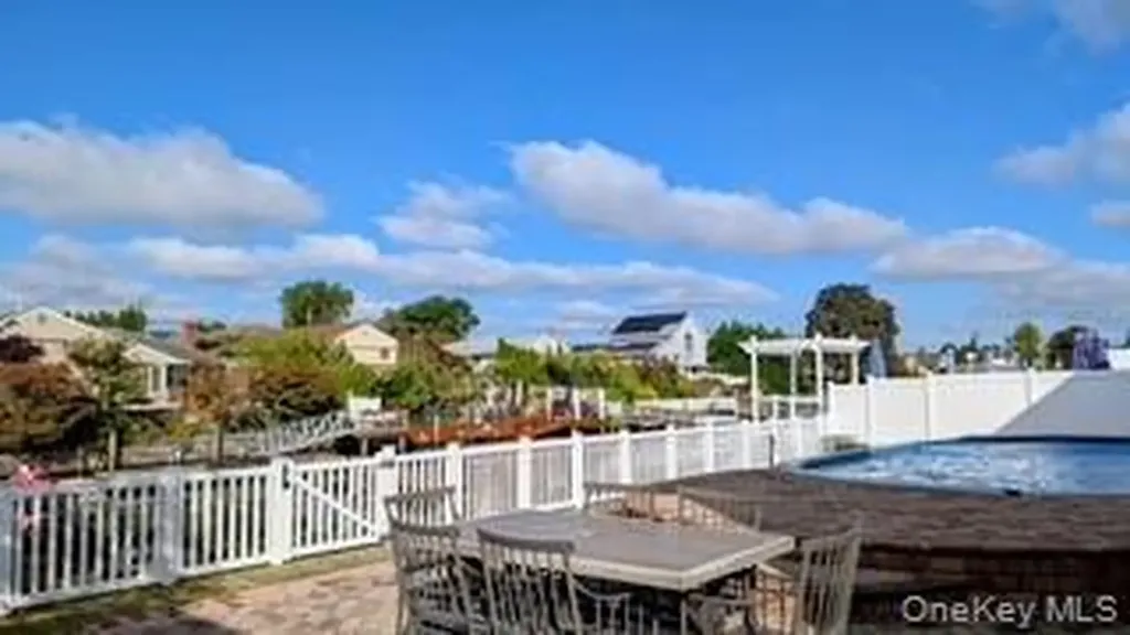 2884 Bay Drive Merrick NY 11566