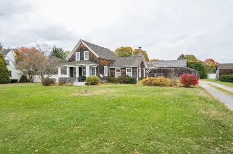 811 Locust Avenue Bohemia NY 11716