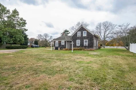 811 Locust Avenue Bohemia NY 11716