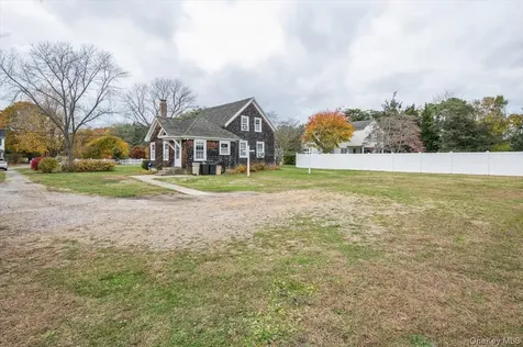 811 Locust Avenue Bohemia NY 11716