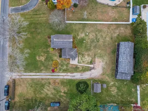 811 Locust Avenue Bohemia NY 11716