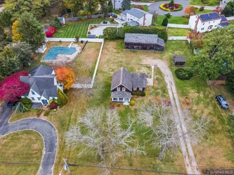 811 Locust Avenue Bohemia NY 11716