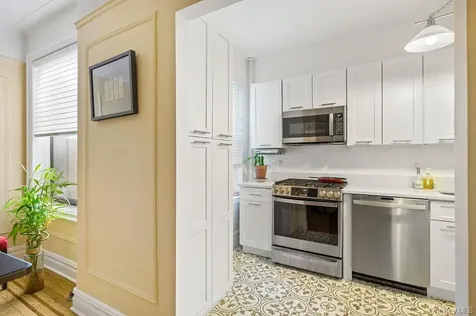 43 Calton Road New Rochelle NY 10804