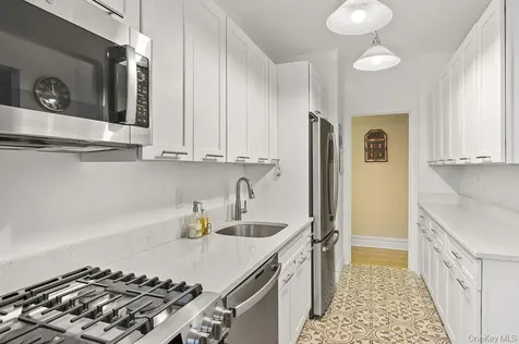 43 Calton Road New Rochelle NY 10804