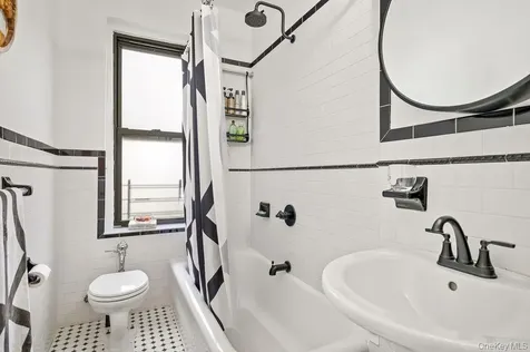43 Calton Road New Rochelle NY 10804