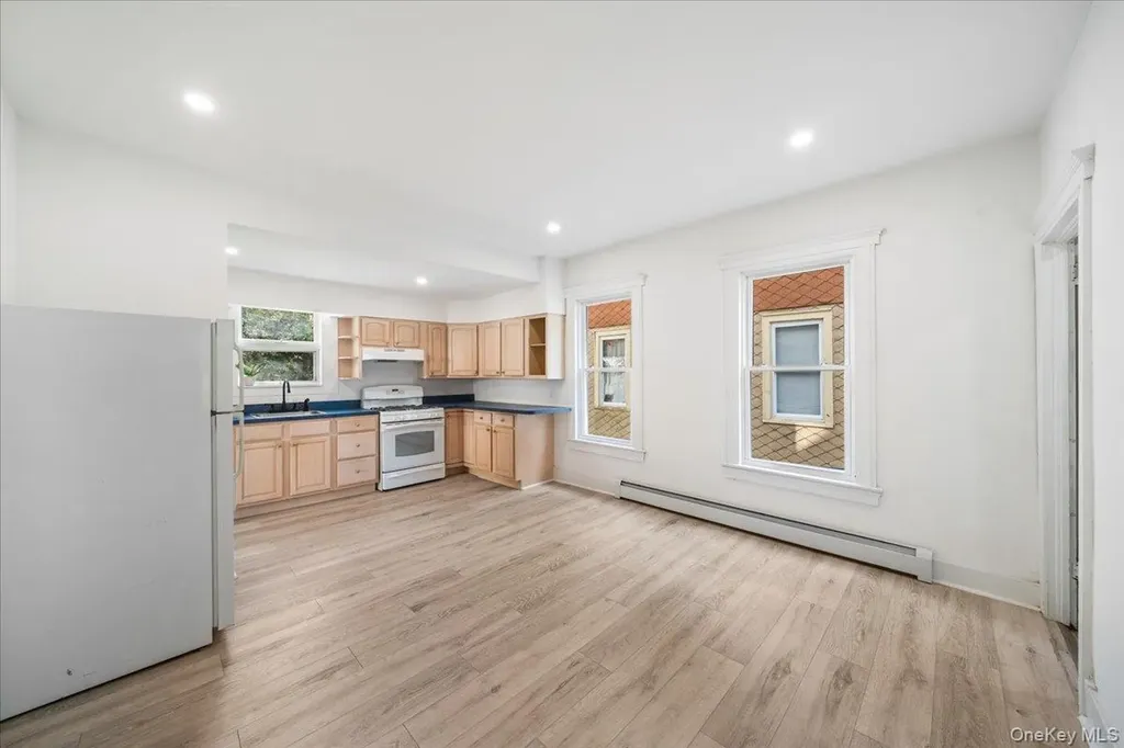 28 Spring Street Middletown NY 10940