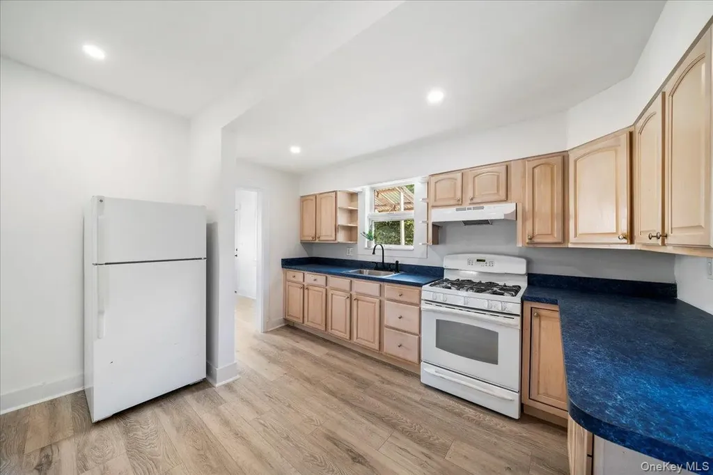 28 Spring Street Middletown NY 10940