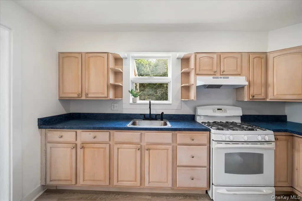28 Spring Street Middletown NY 10940