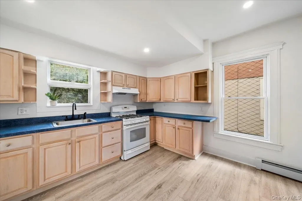 28 Spring Street Middletown NY 10940