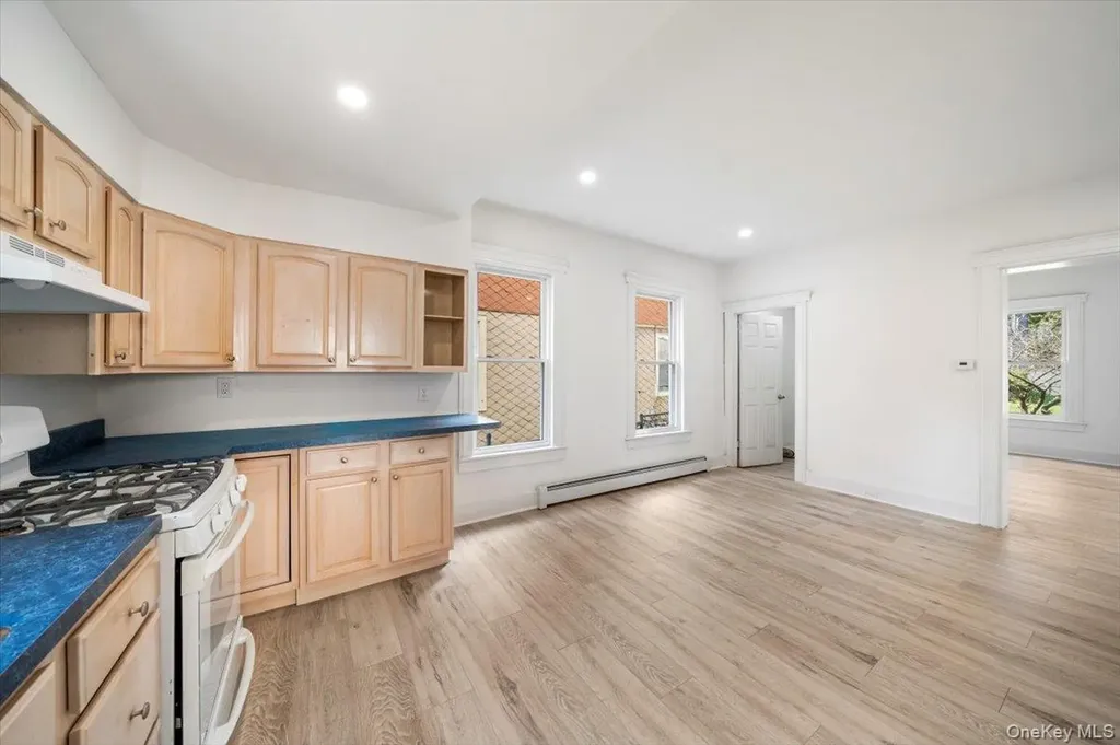 28 Spring Street Middletown NY 10940