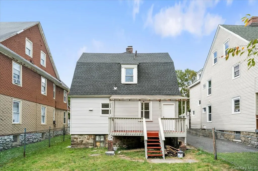 28 Spring Street Middletown NY 10940