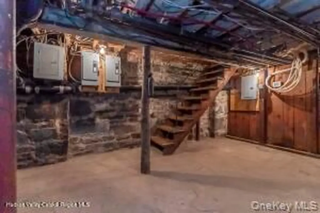 674 Broadway Kingston NY 12401
