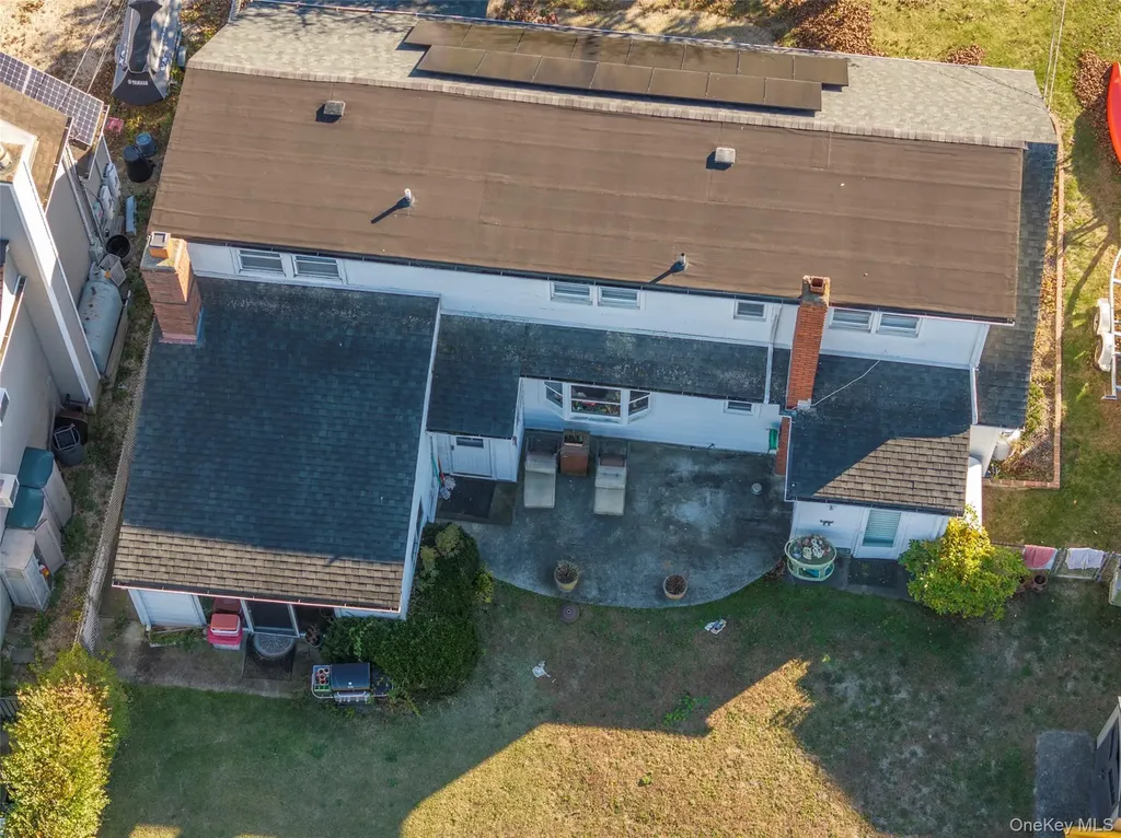 7 Fairlawn Court Shirley NY 11967