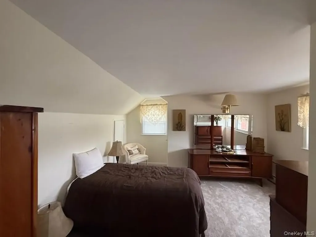 7 Fairlawn Court Shirley NY 11967