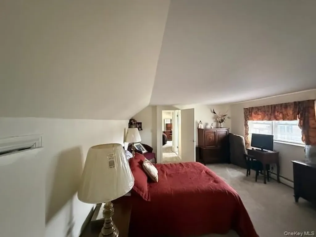 7 Fairlawn Court Shirley NY 11967