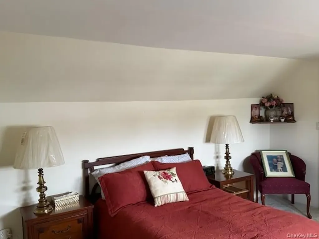 7 Fairlawn Court Shirley NY 11967