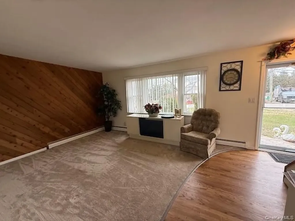7 Fairlawn Court Shirley NY 11967