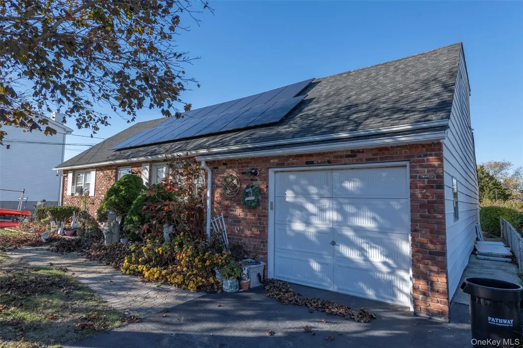 7 Fairlawn Court Shirley NY 11967