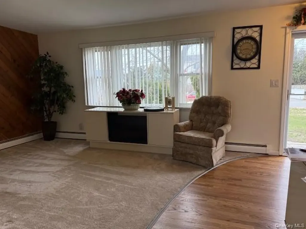 7 Fairlawn Court Shirley NY 11967