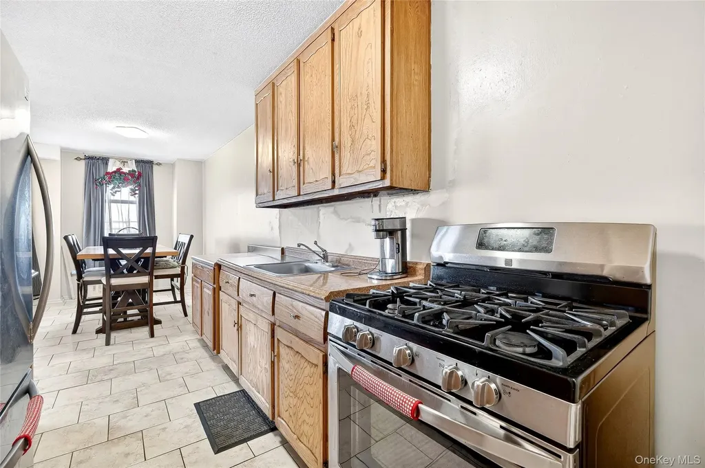 1966 Newbold Avenue Bronx NY 10472