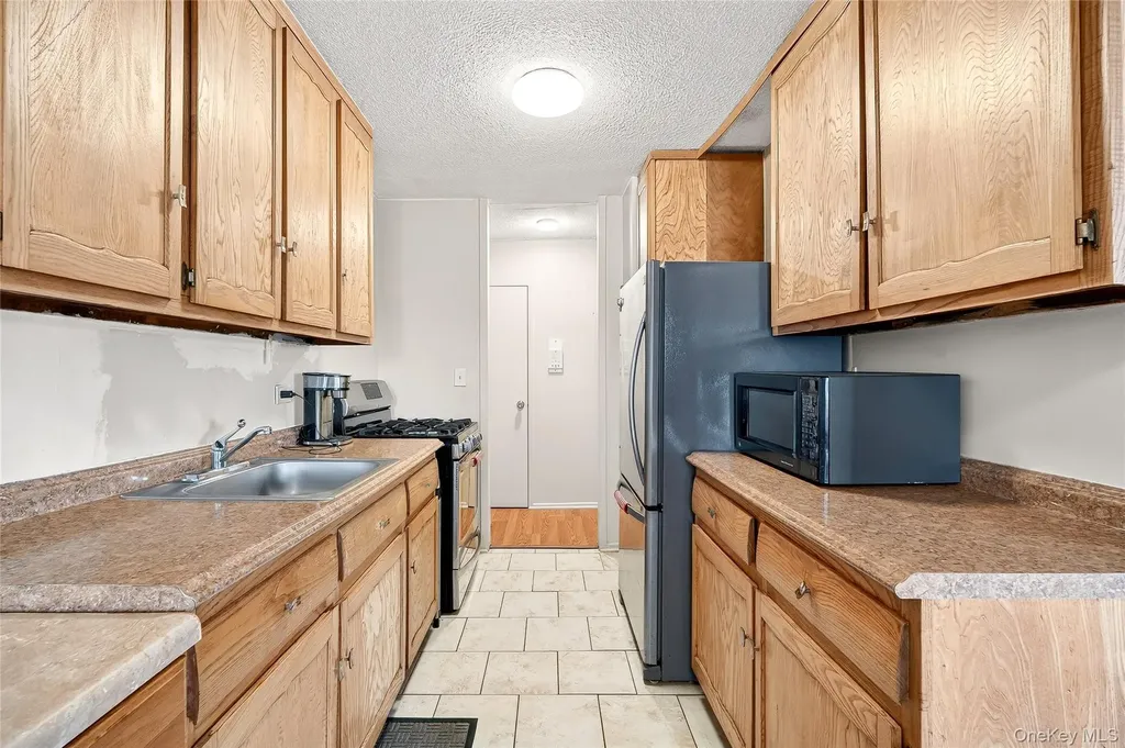 1966 Newbold Avenue Bronx NY 10472