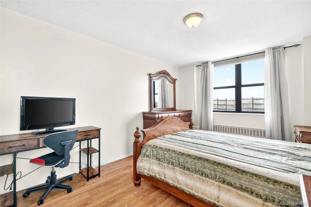 1966 Newbold Avenue Bronx NY 10472