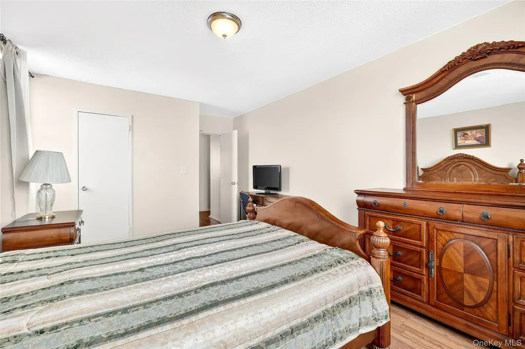 1966 Newbold Avenue Bronx NY 10472