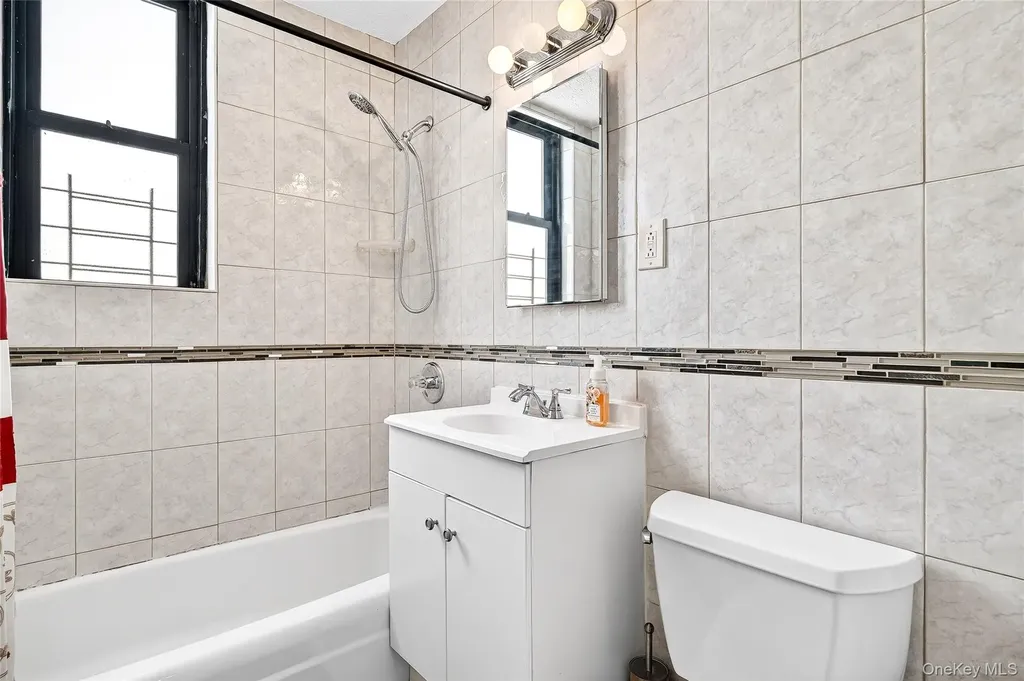 1966 Newbold Avenue Bronx NY 10472