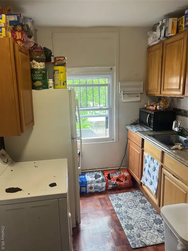 555 Hemlock Street Brooklyn NY 11208